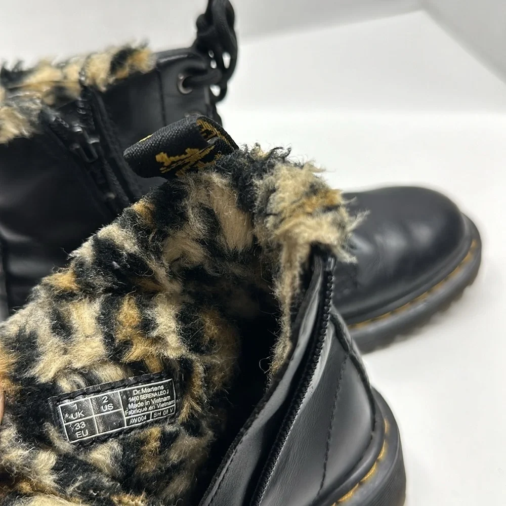 Dr Martens Boots Combat Lace Up Sherpa Lined Cheetah Docs Black KidsYouth Size 2